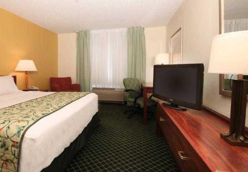 Fairfield Inn Erie Millcreek Mall Szoba fotó